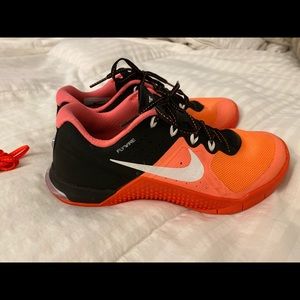 Womans Nike metcon hyperpunch 6.5.